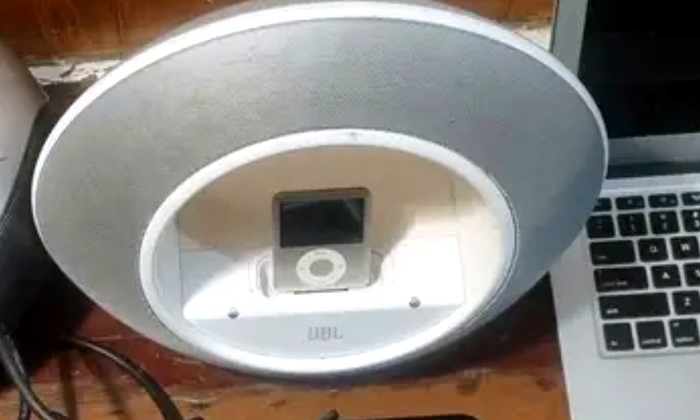 JBL On Time Micro iPod Docking Station